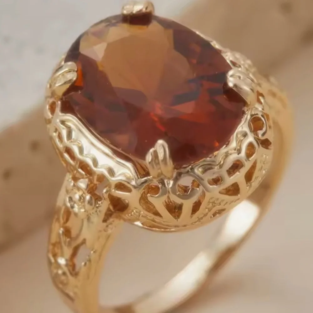 NEW Elegant Gold and Black Ring